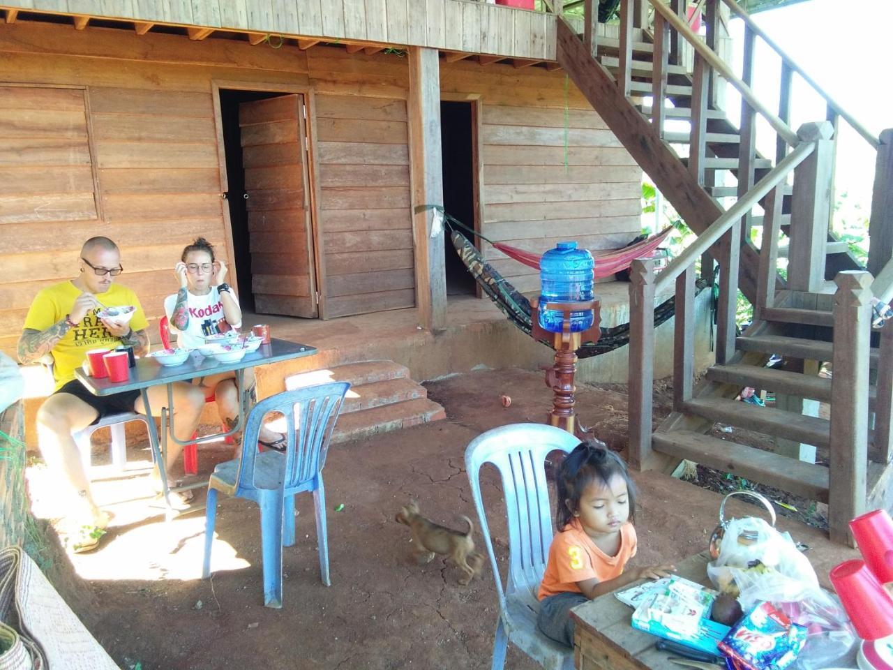 Mr Pov Home Stay Banlung Rom bilde